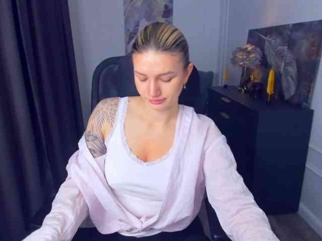 SelenaMoonlight webcam