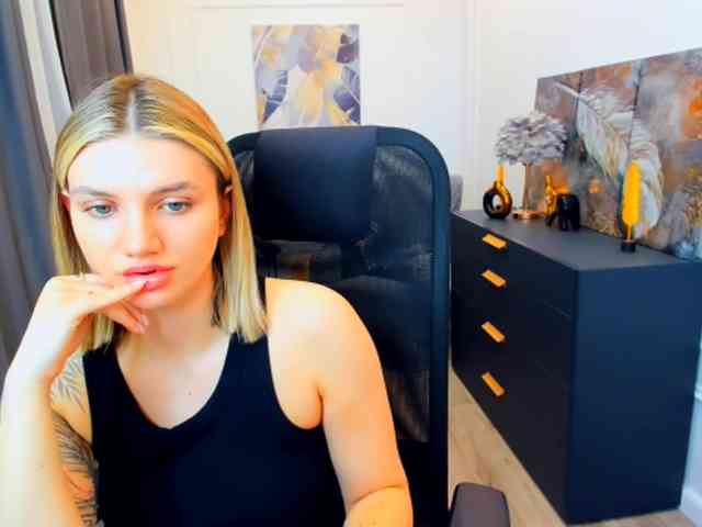 SelenaMoonlight webcam