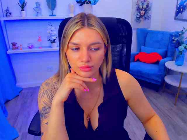 SelenaMoonlight webcam
