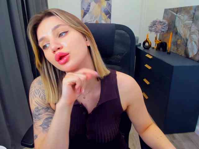 SelenaMoonlight webcam