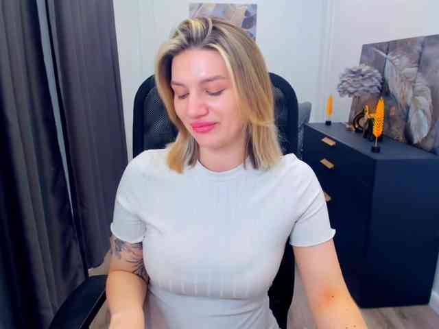SelenaMoonlight webcam