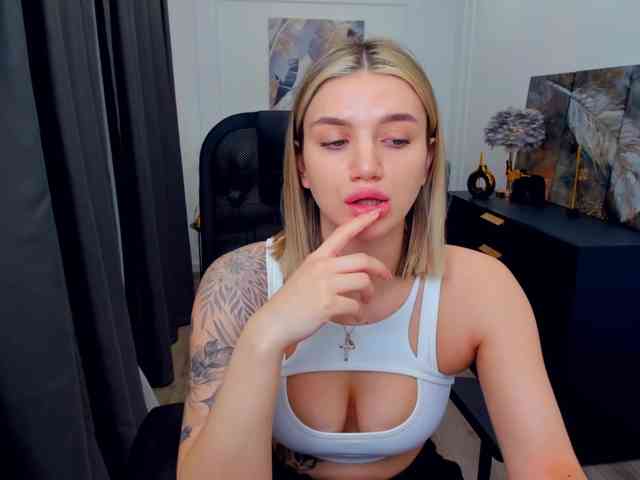 SelenaMoonlight webcam