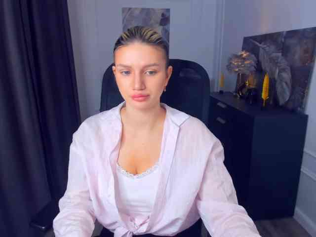 SelenaMoonlight webcam