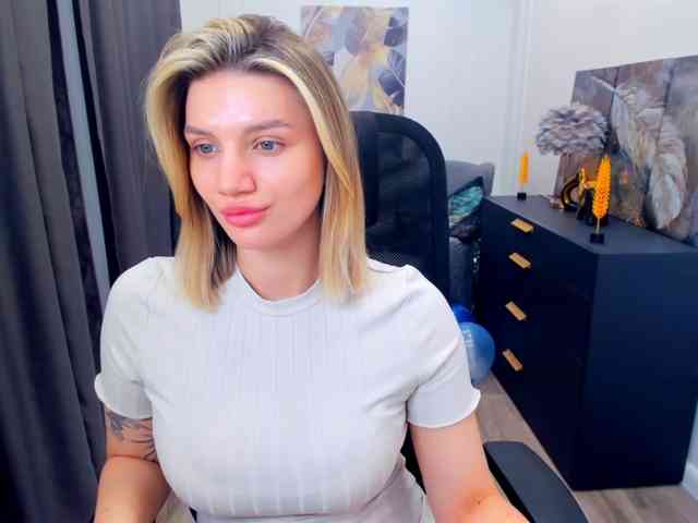 SelenaMoonlight webcam