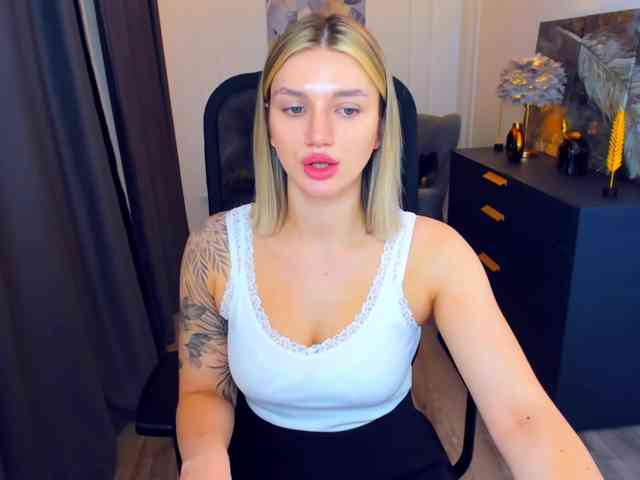 SelenaMoonlight webcam