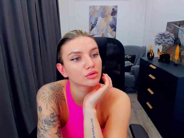 SelenaMoonlight webcam