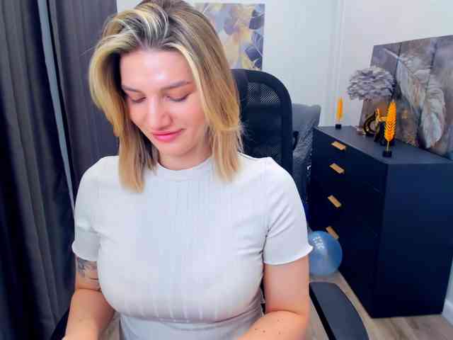 SelenaMoonlight webcam