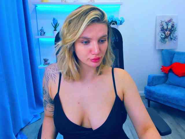 SelenaMoonlight webcam