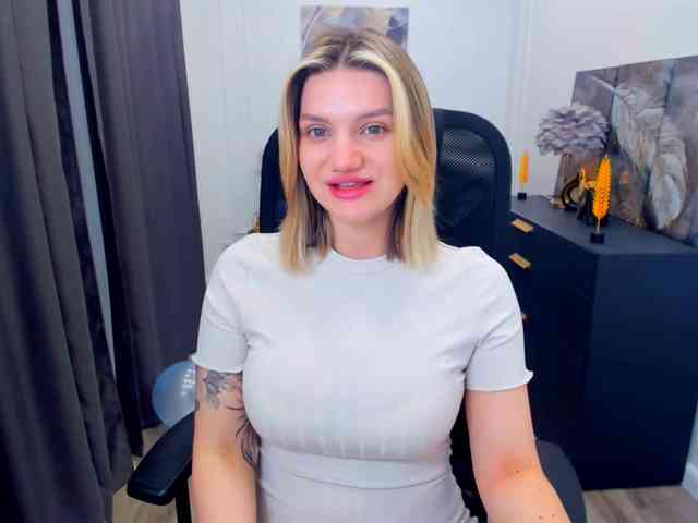 SelenaMoonlight webcam