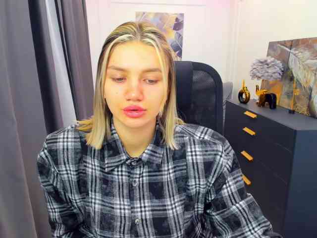 SelenaMoonlight webcam