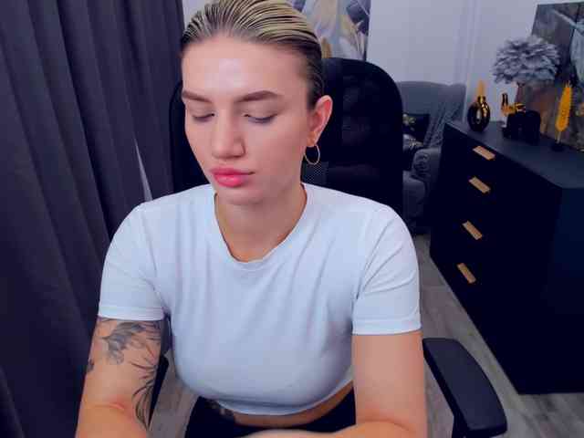 SelenaMoonlight webcam