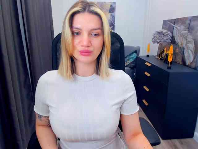 SelenaMoonlight webcam