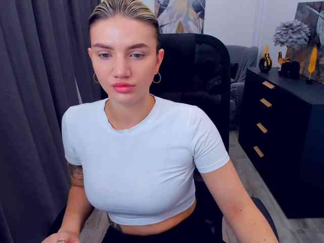 SelenaMoonlight webcam