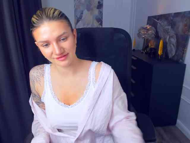 SelenaMoonlight webcam