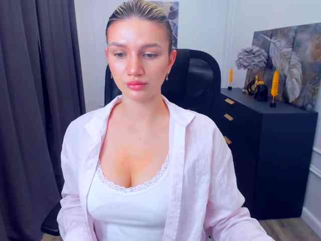 SelenaMoonlight webcam