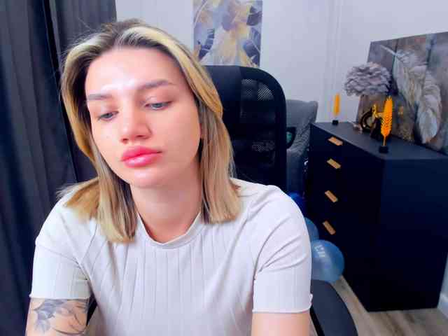 SelenaMoonlight webcam