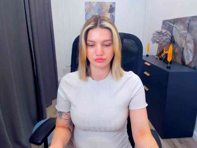 SelenaMoonlight webcam