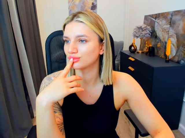 SelenaMoonlight webcam