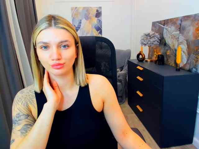 SelenaMoonlight webcam