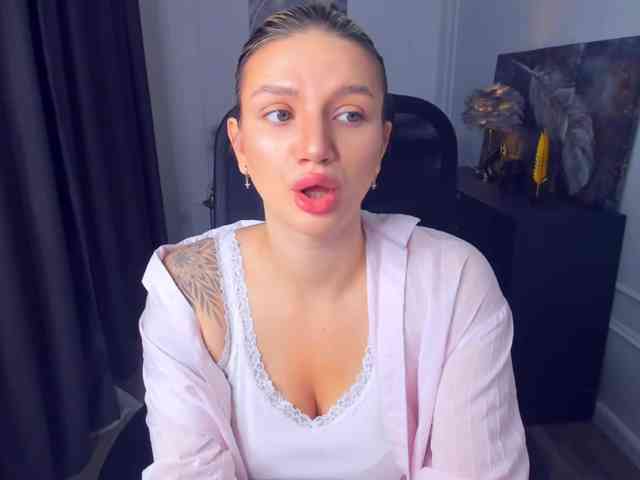 SelenaMoonlight webcam