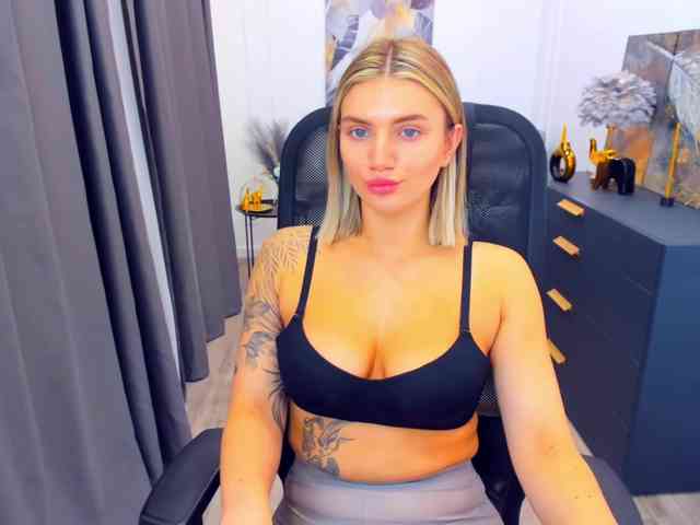 SelenaMoonlight webcam