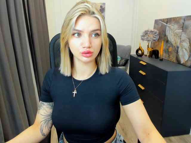 SelenaMoonlight webcam