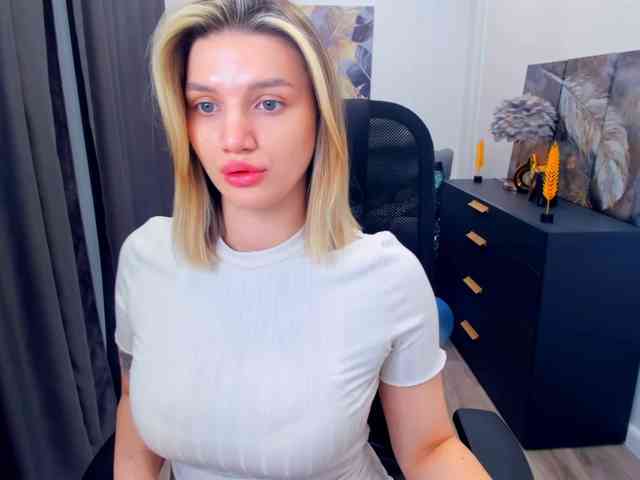 SelenaMoonlight webcam