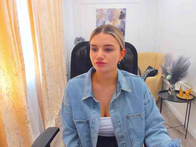 SelenaMoonlight webcam
