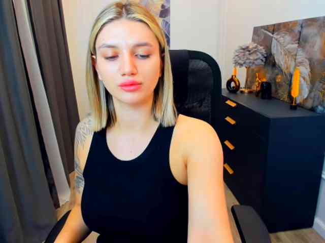SelenaMoonlight webcam