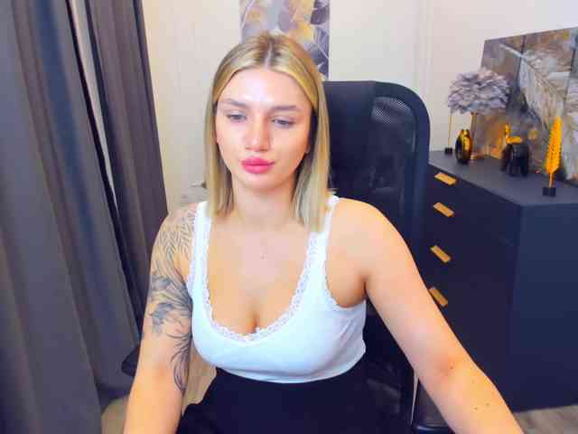 SelenaMoonlight webcam