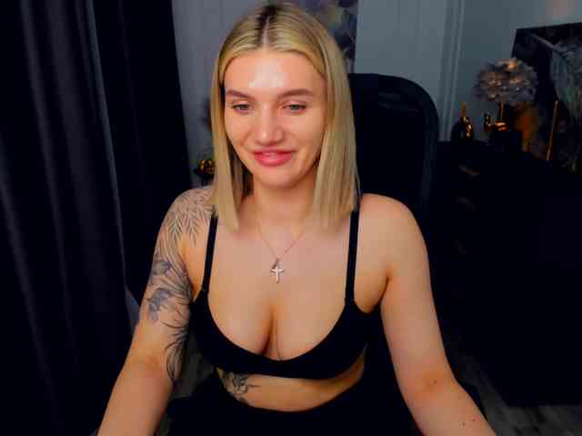 SelenaMoonlight webcam