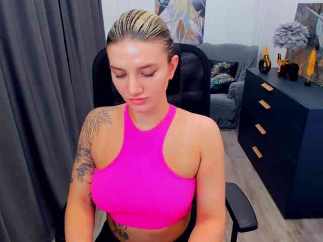 SelenaMoonlight webcam