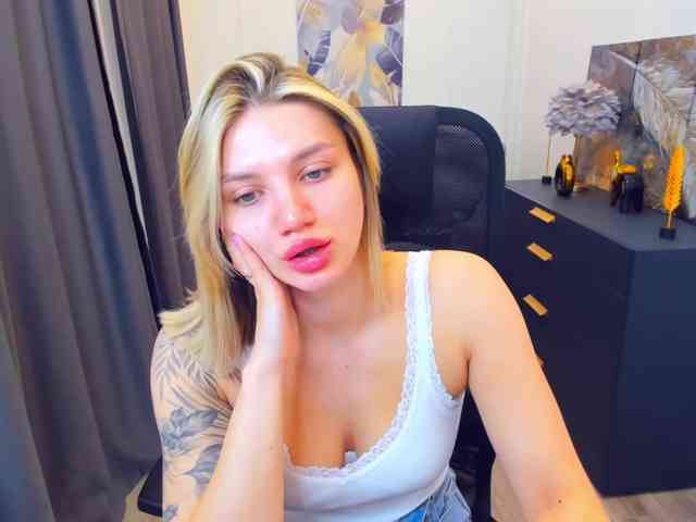 SelenaMoonlight webcam