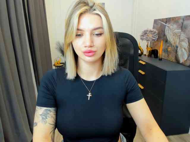 SelenaMoonlight webcam