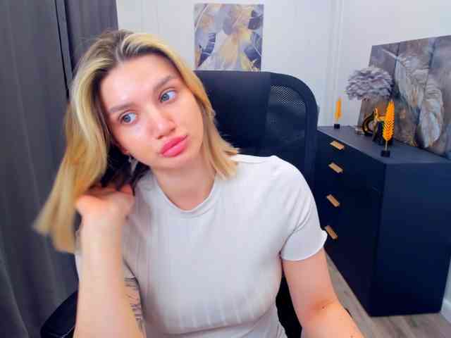 SelenaMoonlight webcam