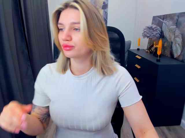 SelenaMoonlight webcam