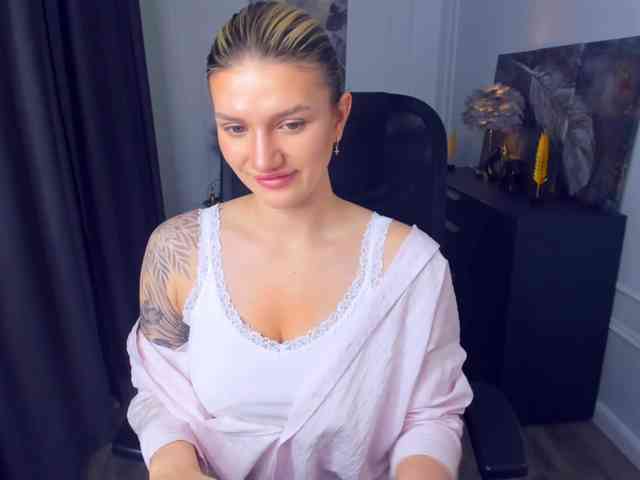 SelenaMoonlight webcam