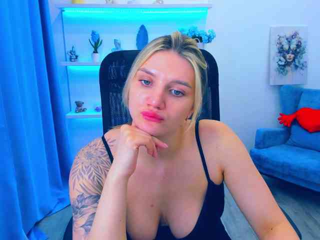 SelenaMoonlight webcam