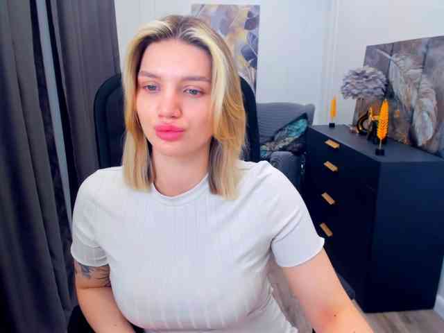 SelenaMoonlight webcam