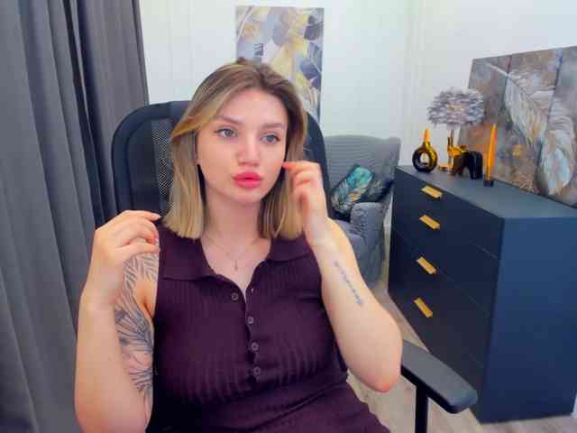 SelenaMoonlight webcam