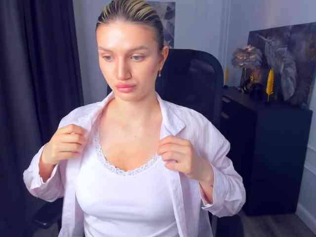 SelenaMoonlight webcam