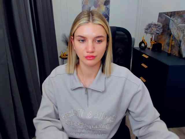 SelenaMoonlight webcam