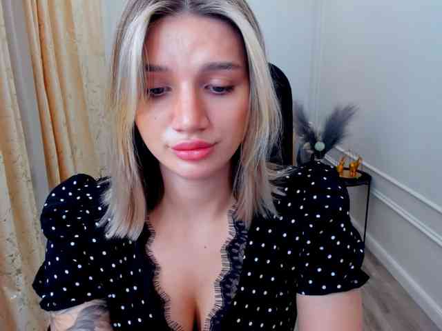 SelenaMoonlight webcam