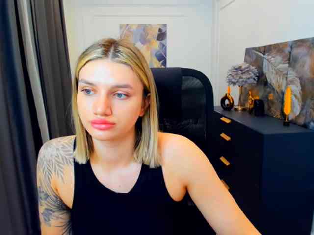 SelenaMoonlight webcam
