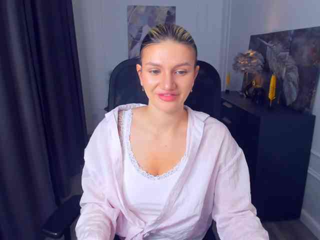 SelenaMoonlight webcam