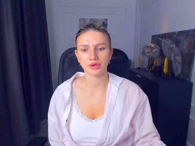 SelenaMoonlight webcam