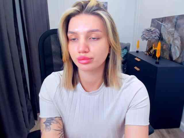 SelenaMoonlight webcam