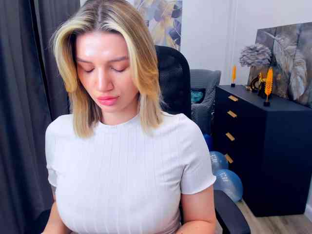 SelenaMoonlight webcam