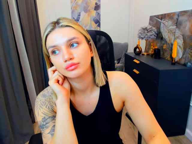 SelenaMoonlight webcam