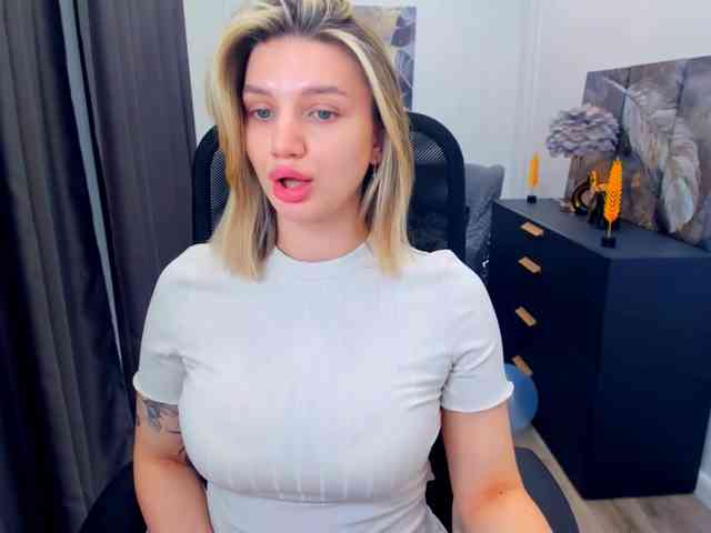SelenaMoonlight webcam
